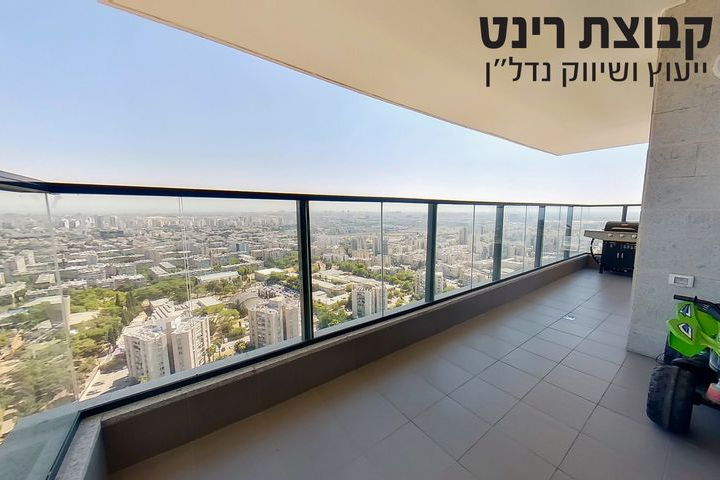 ניסנבאום 37, בת ים